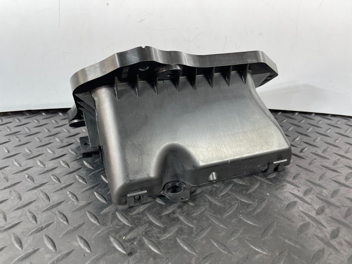 16-19 AUDI A4 B9 SALOON GENUINE FRONT AIR INTAKE DUCT VENT 8W2819904A