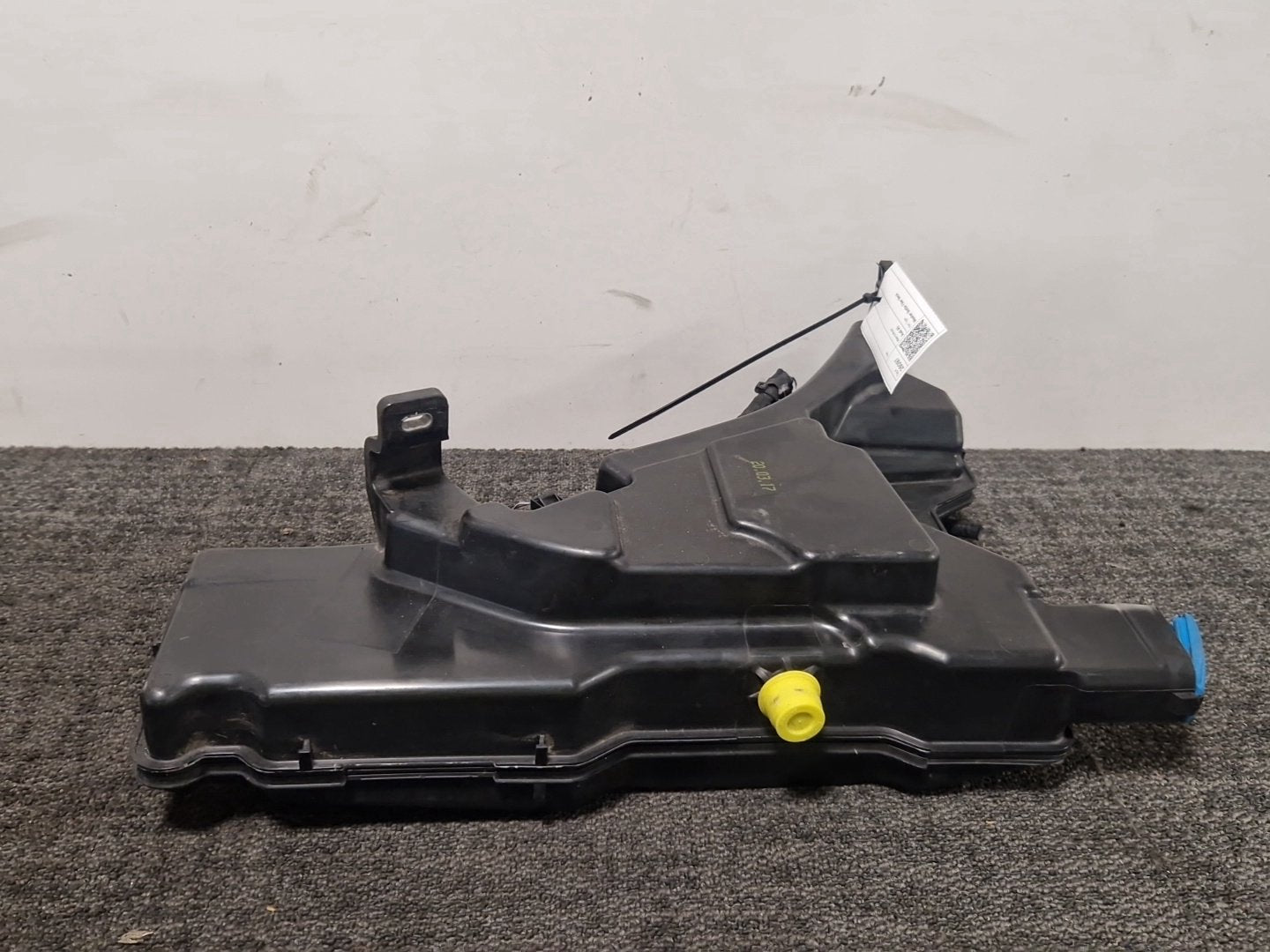 Audi A5 F5 Washer Bottle & Filler Neck With Pumps 8W6955451D