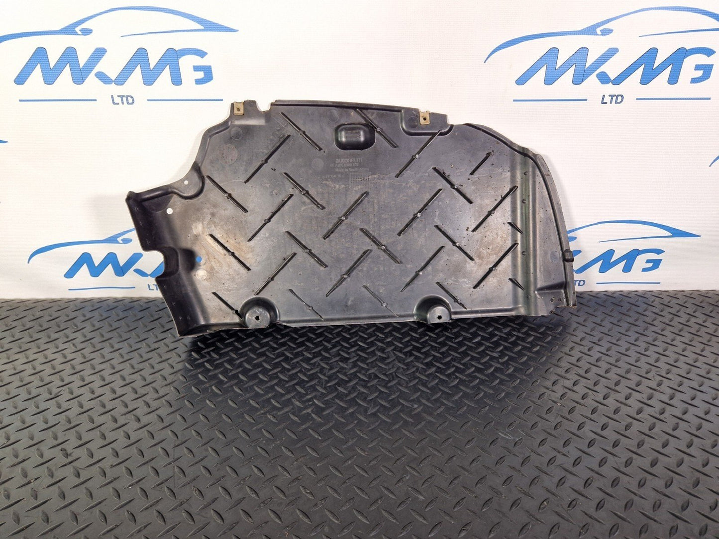 14-21 MERCEDES BENZ W205 REAR RIGHT DRIVER SIDE O/S UNDERBODY COVER A2056900407