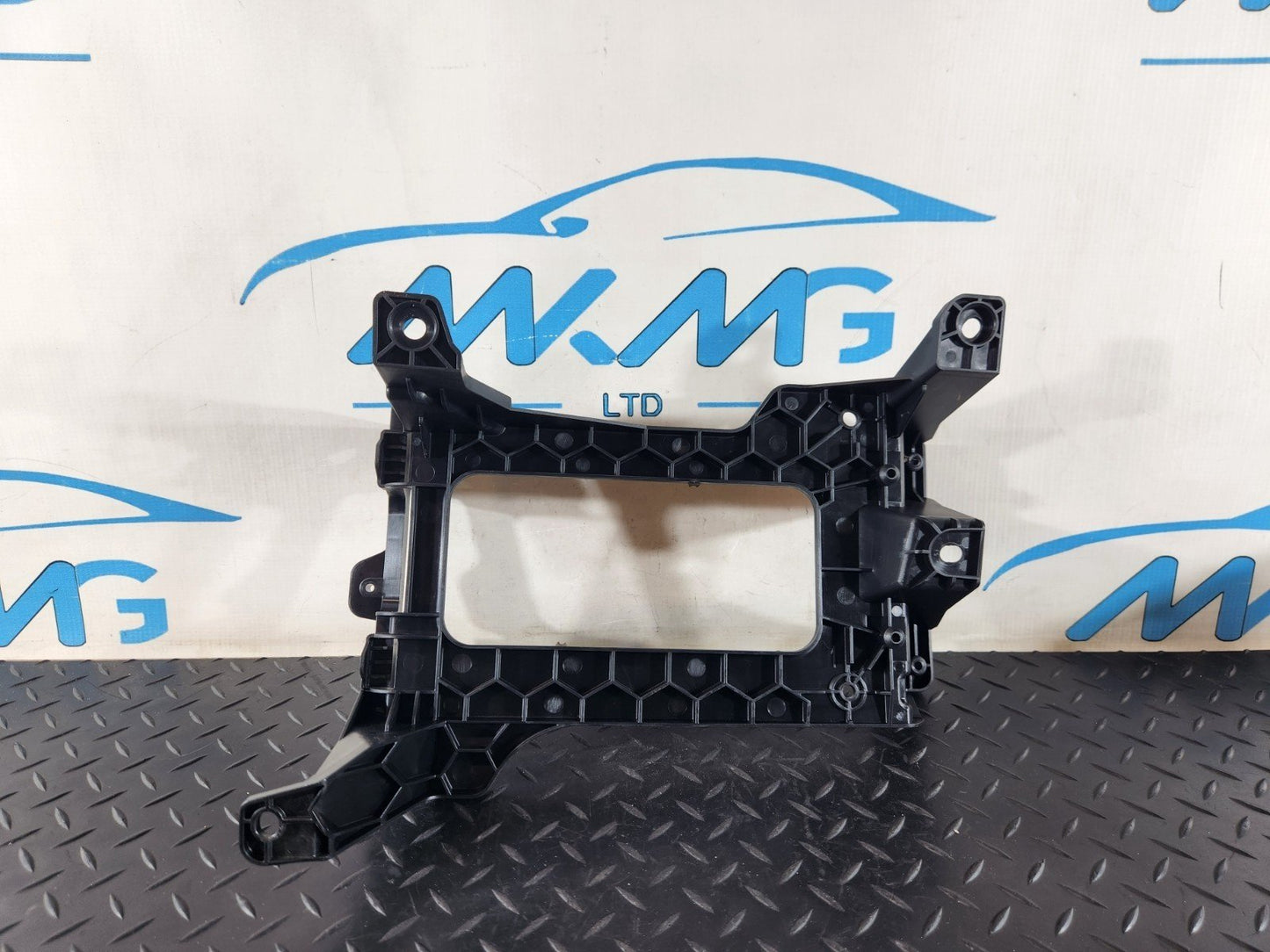 16-20 AUDI Q7 4M GENUINE REAR BOOT AMPLIFIER SUPPORT HOLD BRACKET 4M0907348