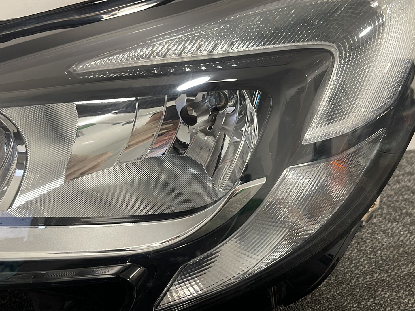 Vauxhall Corsa MK4 (E) (4500) Hatchback Genuine Front Left Headlight 13381345