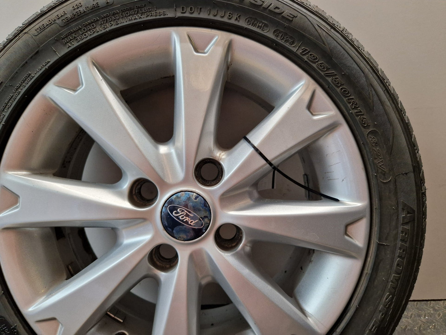 Ford Fiesta MK7 15" Alloy Wheel with Tyre 195/50/15 ~6mm 8V21-1007-GA