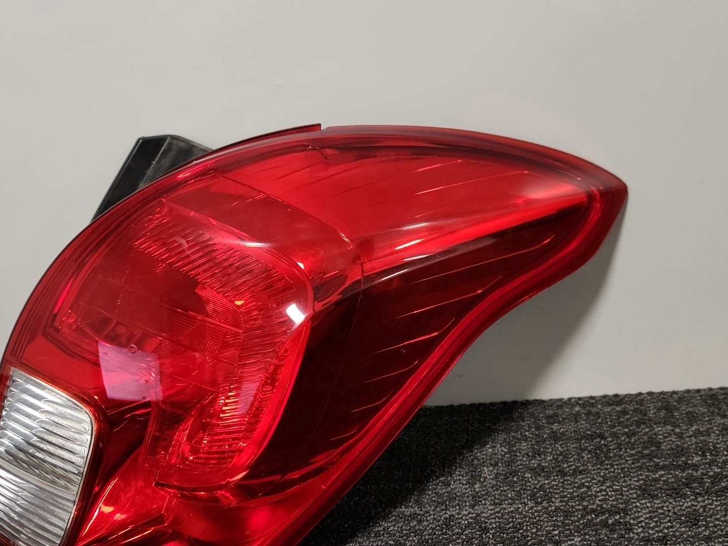 2016 Vauxhall Mokka MK1 (G1U0) Genuine Rear Right O/S Driver Tail Light 42435942