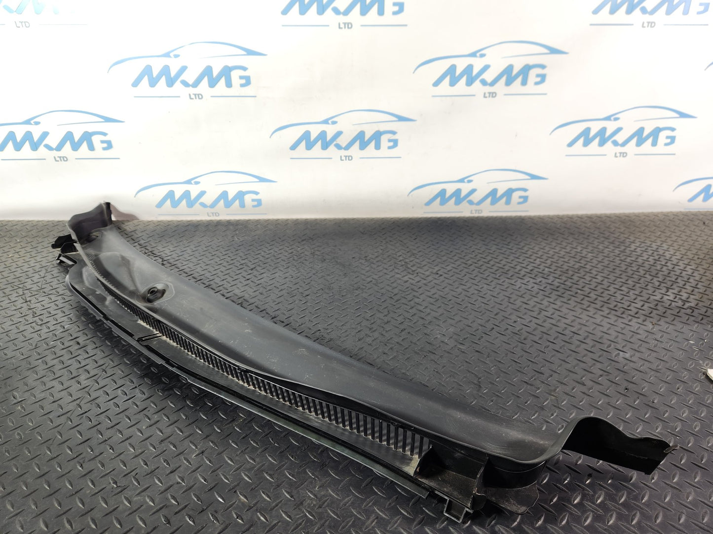 BMW 118i F40 Hatchback Genuine Front Windscreen Scuttle Panel Trim Cover 7453938
