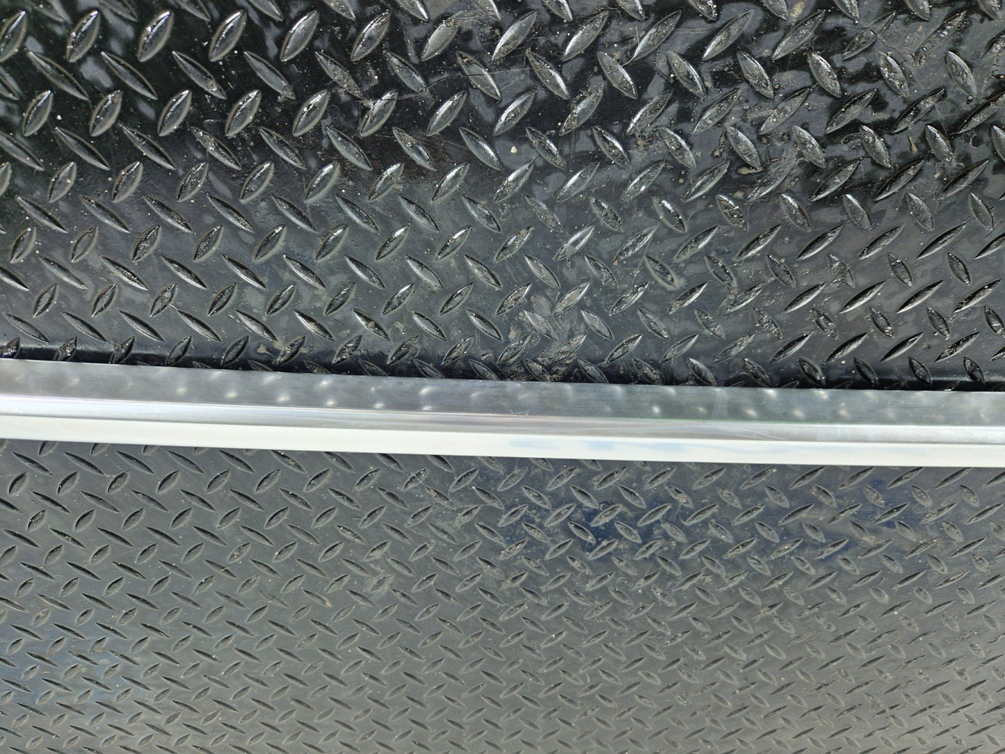 11-19 MERCEDES BENZ ML W166 GENUINE ROOF RAIL BAR RACK  A1668900393