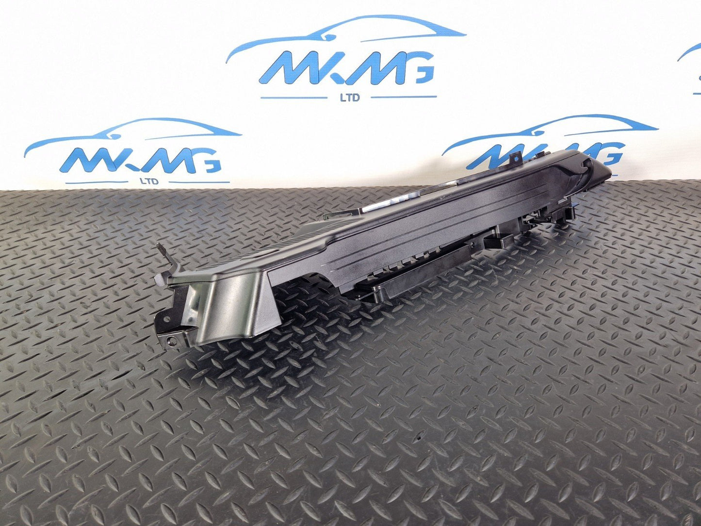 10-13 BMW X5 E70 LCI OEM REAR RIGHT O/S LUGGAGE COMPARTMENT RAIL COVER 6961850