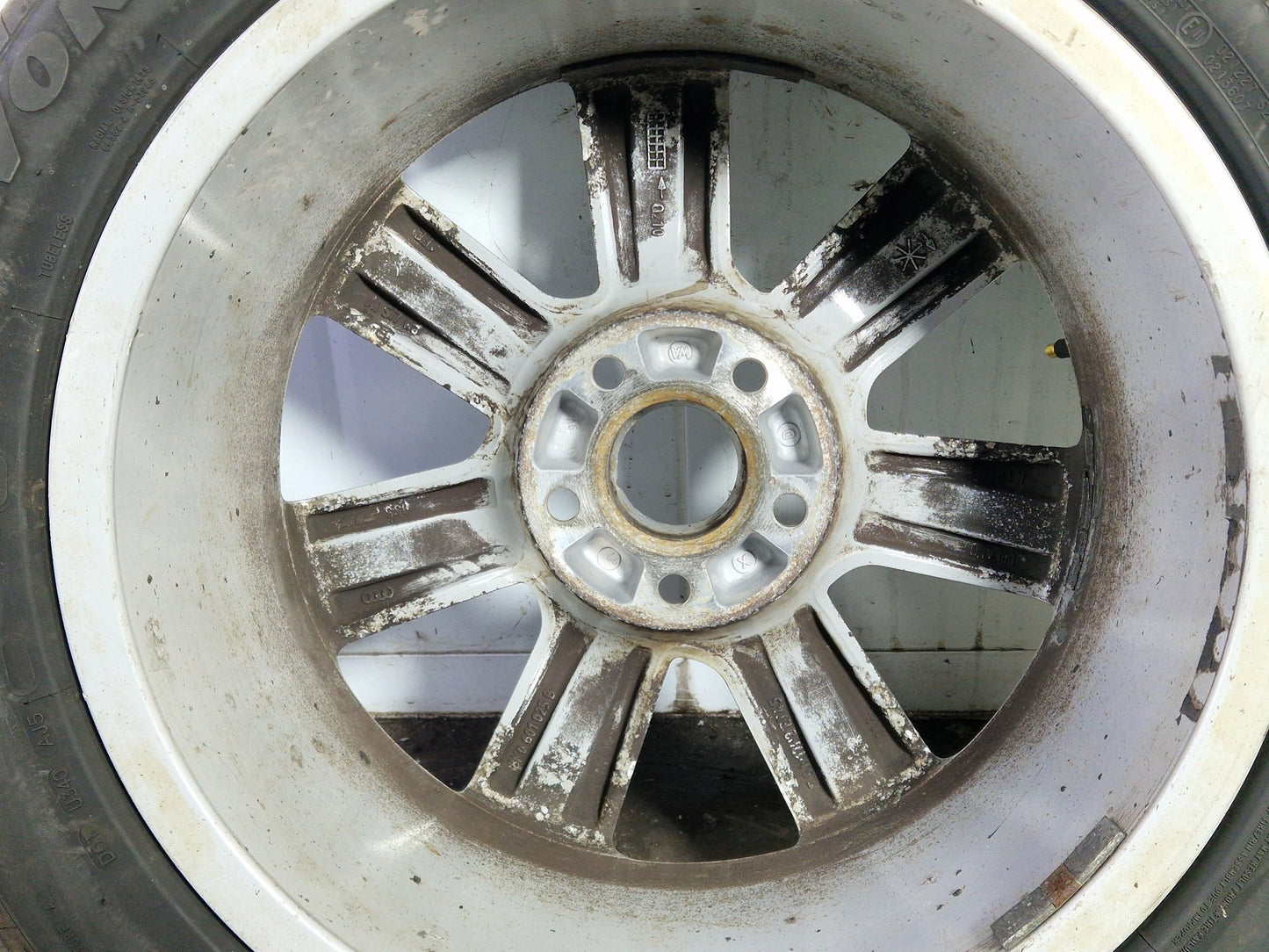 Audi A4 B8 17" Alloy Wheel with Tyre 225/50/17 ~4mm 8K0601025B