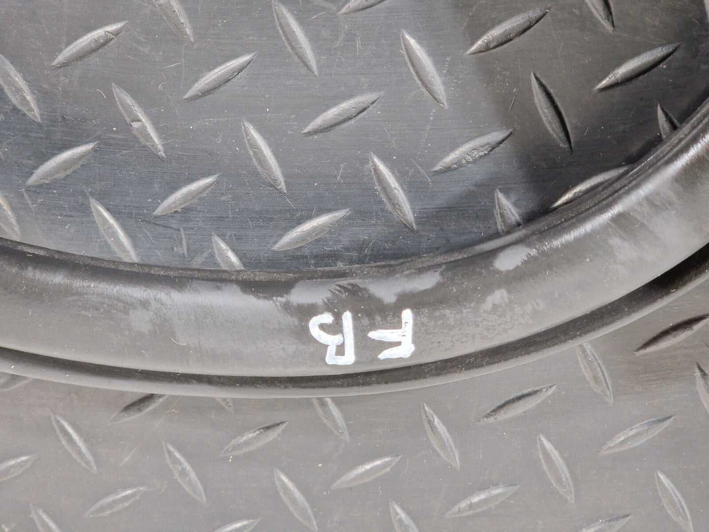 10-18 AUDI A7 4G S-LINE GENUINE ENGINE BAY BONNET RUBBER WEATHER SEAL 4G8823723A