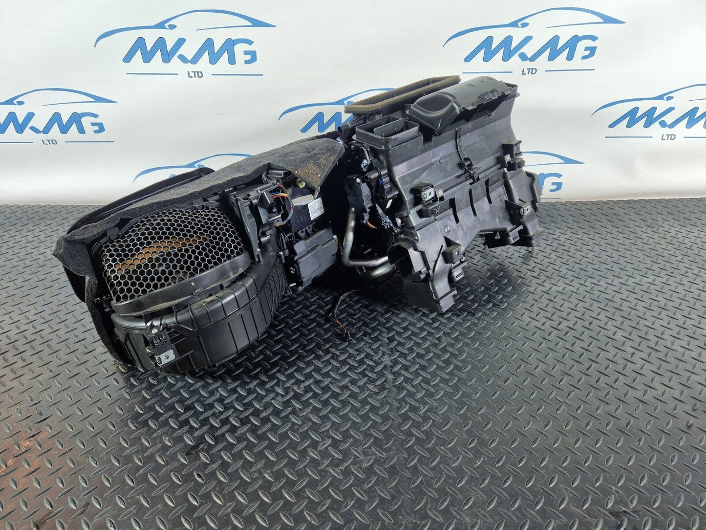 14-21 MERCEDES BENZ C300h W205 GENUINE HEATER MATRIX/RADIATOR/CORE A2229004015