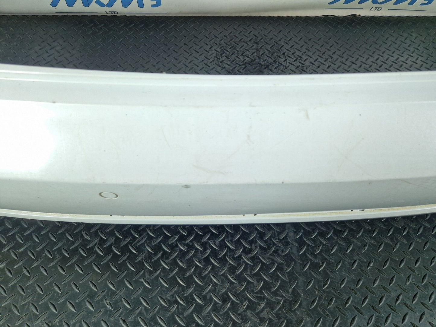 16-19 AUDI A4 B9 SALOON GENUINE REAR BUMPER & DIFFUSER IN WHITE LS9R 8W5807511J