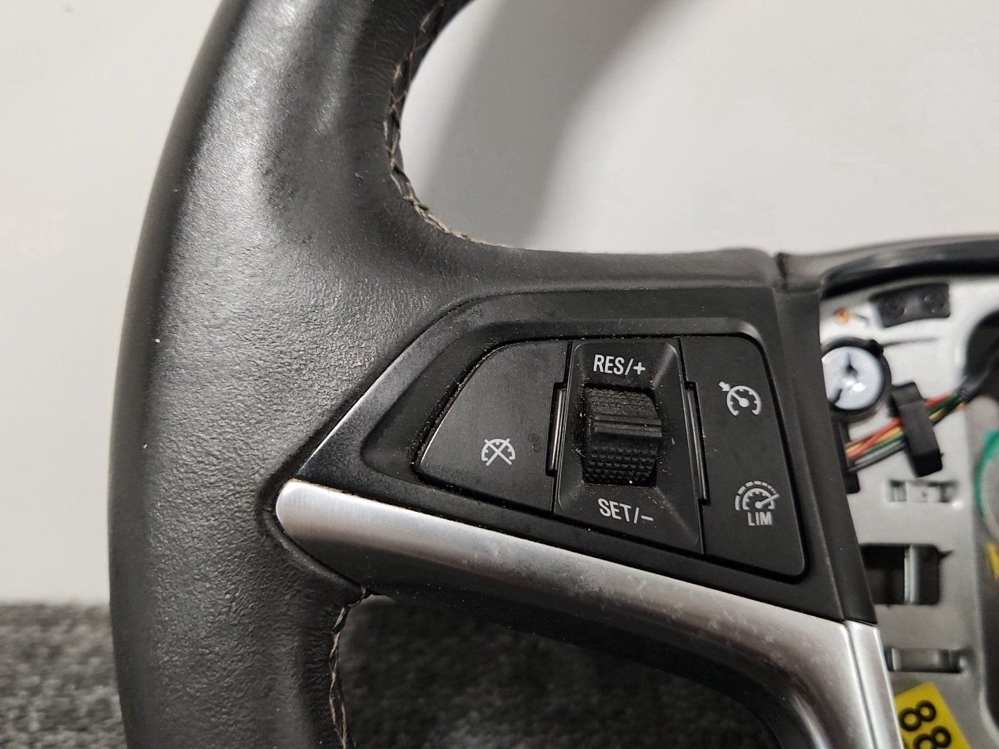 Vauxhall Mokka MK1 (G1U0) SUV Genuine Multifunctional Steering Wheel