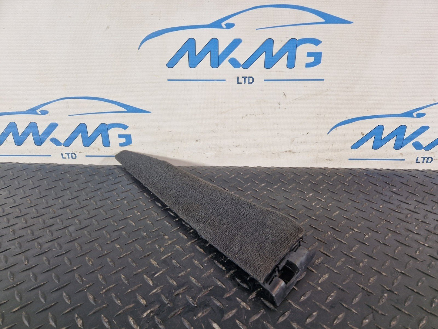 10-15 AUDI Q7 4L DRIVERS RIGHT FRONT SEAT SIDE LOWER PANEL TRIM 4L0881472