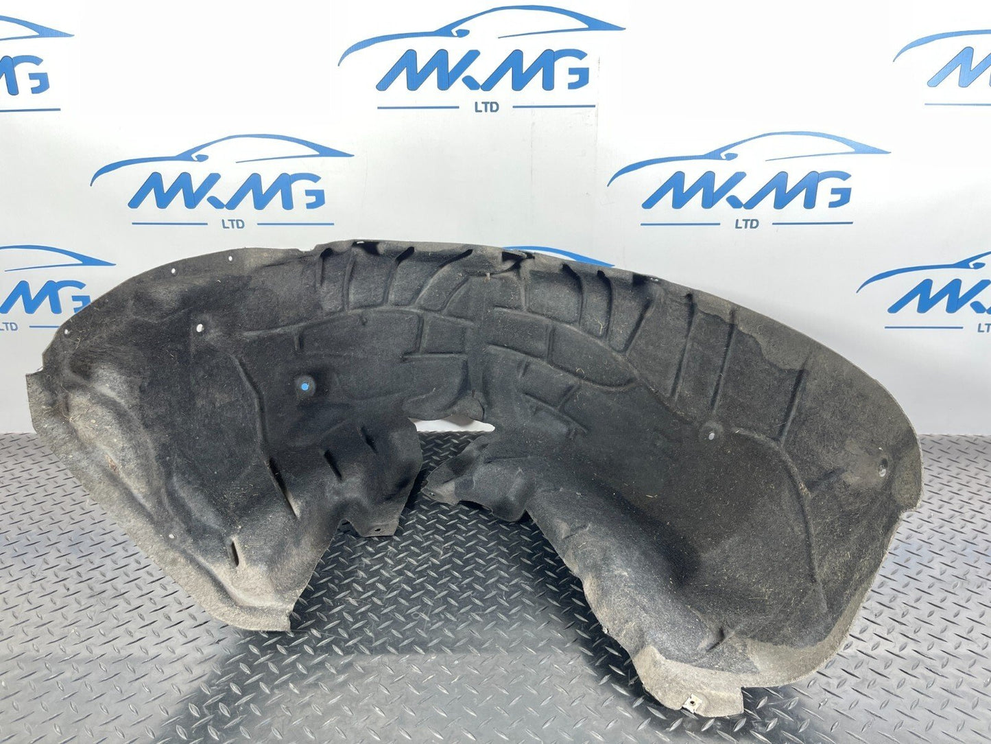 16-19 AUDI A4 B9 DRIVERS SIDE REAR WHEEL ARCH LINER 8W0810172F