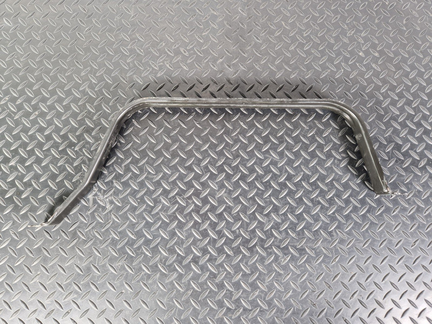 18-ON MERCEDES BENZ A CLASS W177 FUEL TANK HOLDER BRACKET MOUNTING A2474703701