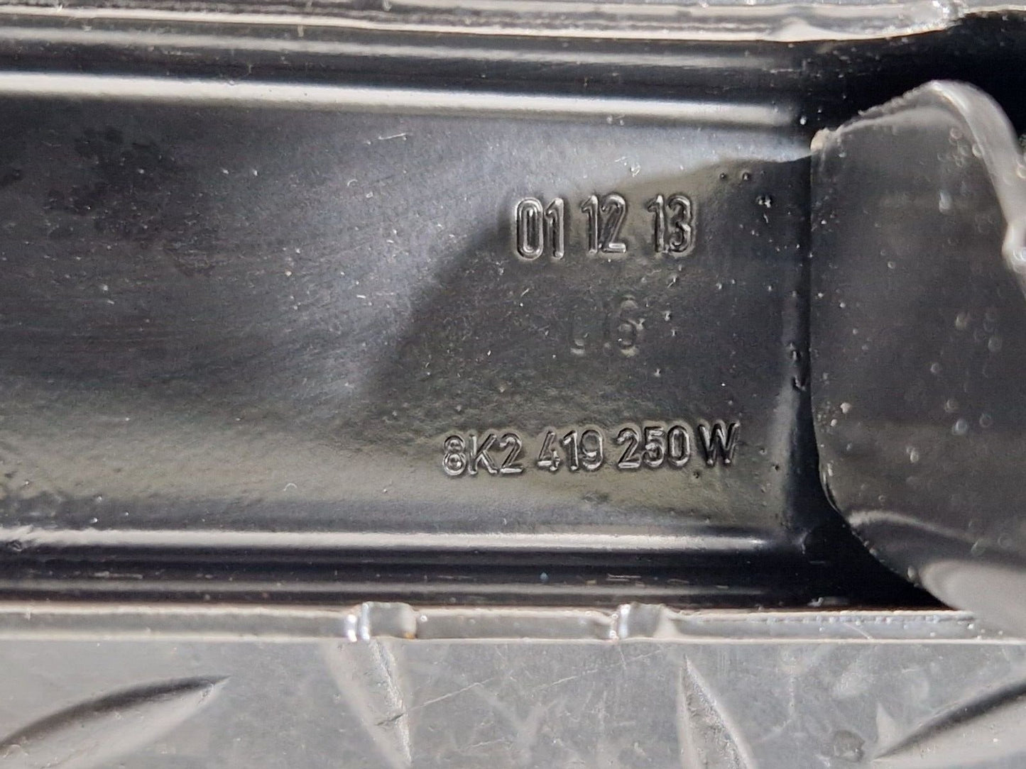 10-18 AUDI A7 4G S-LINE GENUINE OEM STEERING MECHANISM BRACKET 8K2419250C