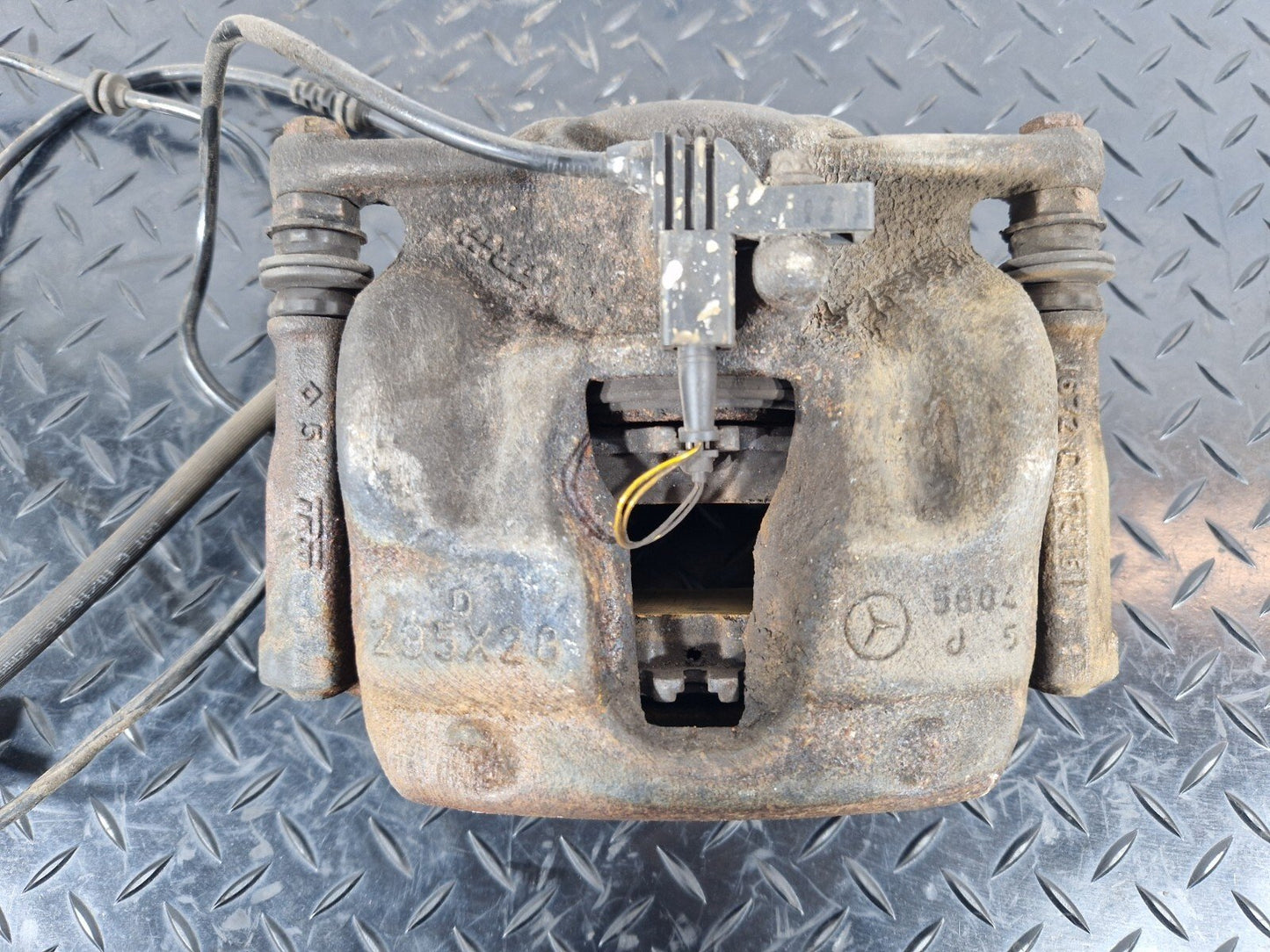 12-18 MERCEDES BENZ W176 LCI AMG LINE BRAKE CALIPER FRONT RIGHT DRIVER SIDE