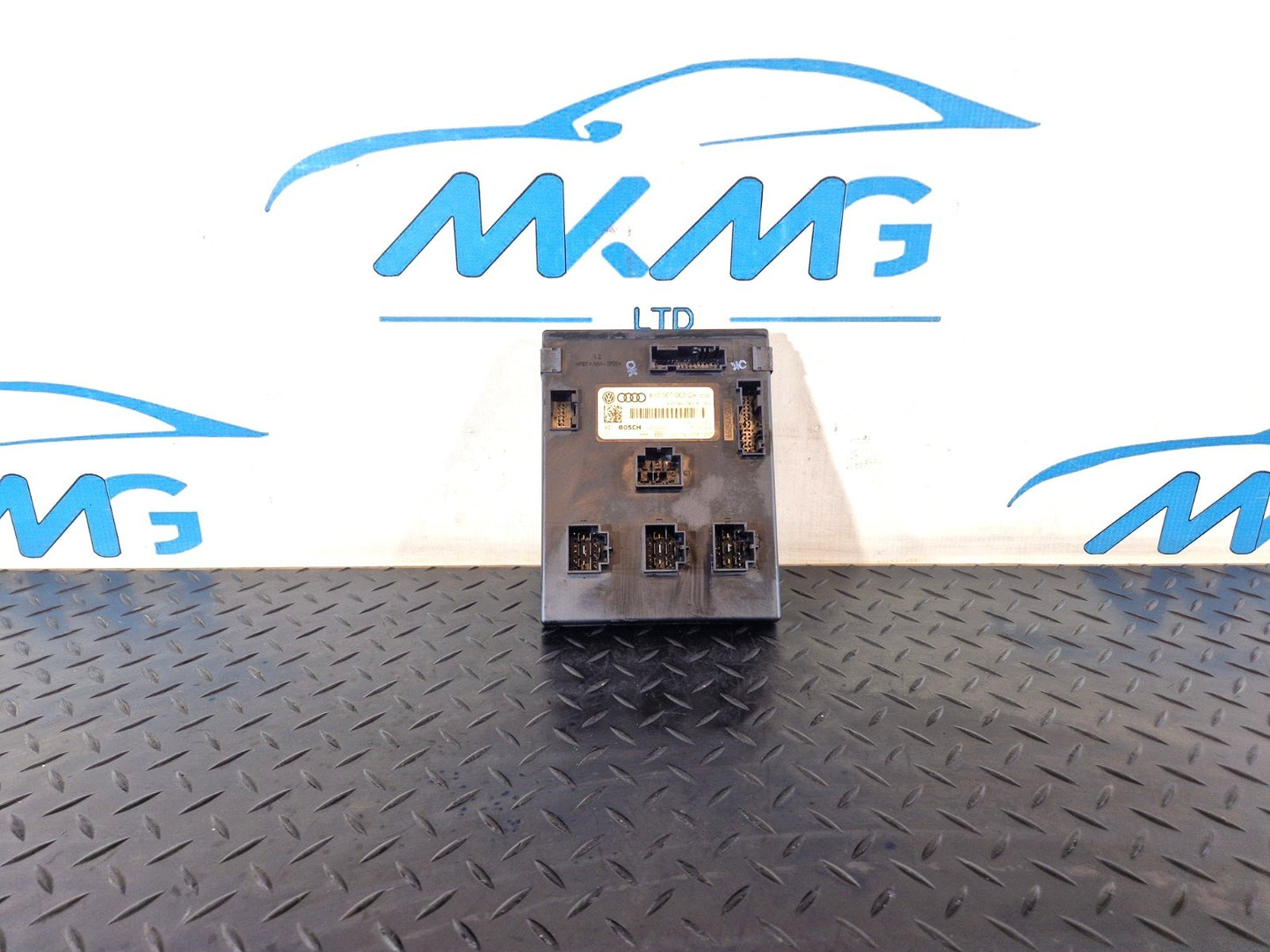 12-18 AUDI A6 C7 OEM BODY CONTROL MODULE FUSE BOX 4H0907063CA