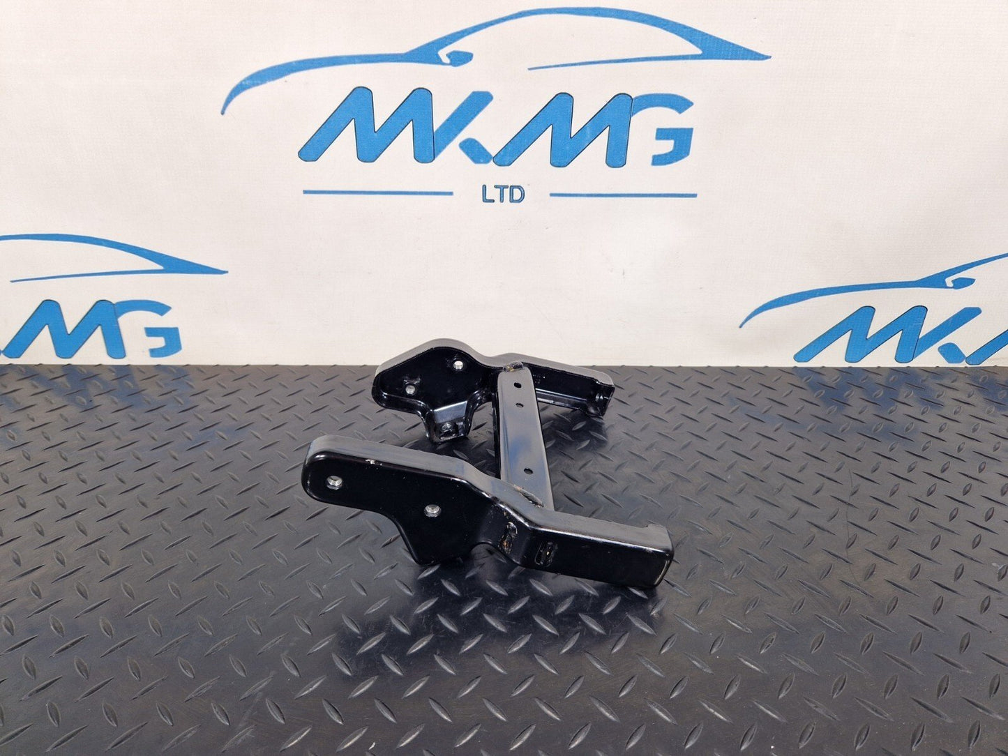 10-18 AUDI A7 4G S-LINE OEM STEERING COLUMN MOUNTING BRACKET 8K2419250
