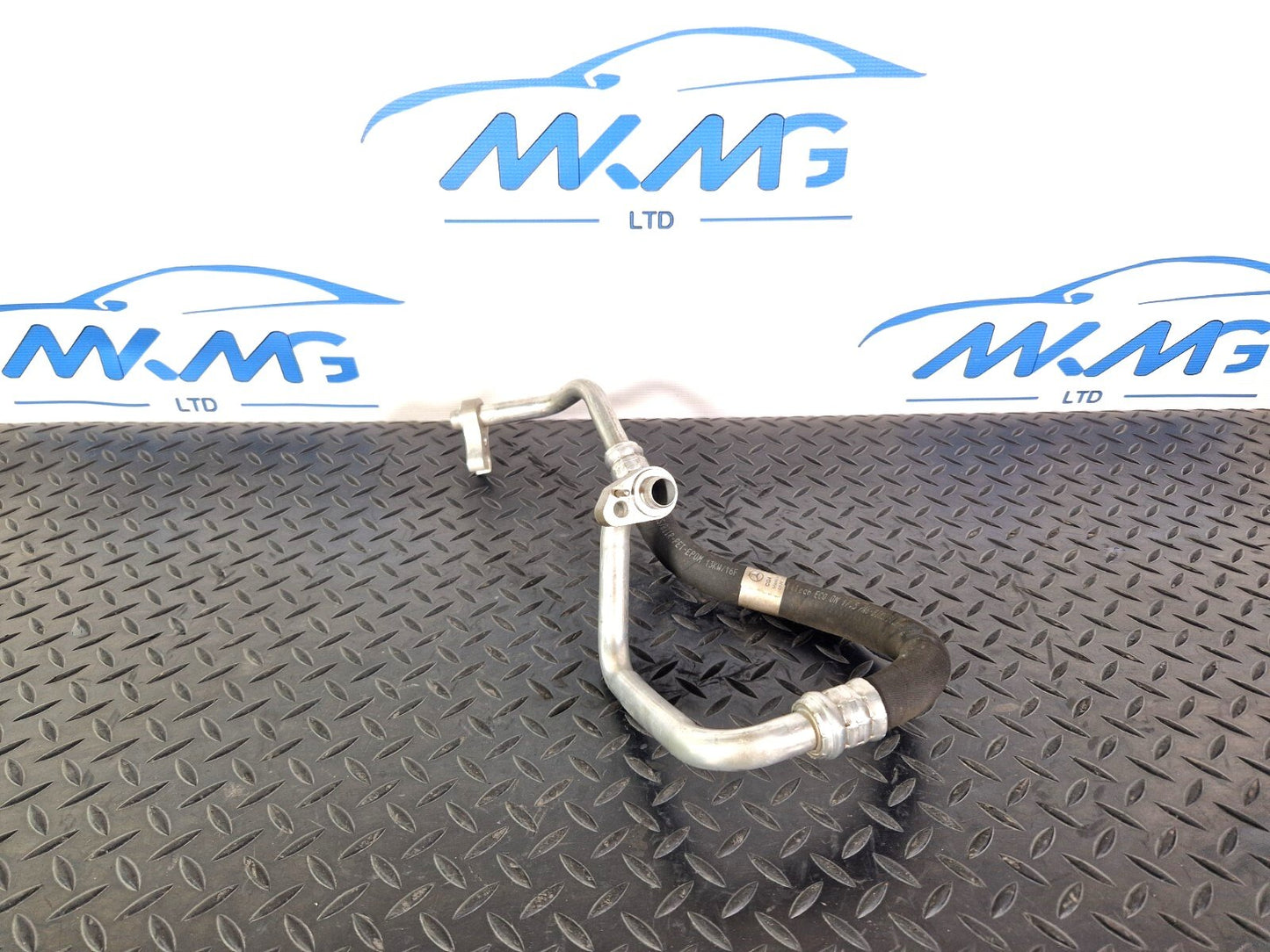 14-21 MERCEDES BENZ C300h W205 OEM HYBIRD AIR CON PIPE HOSE A2058306801