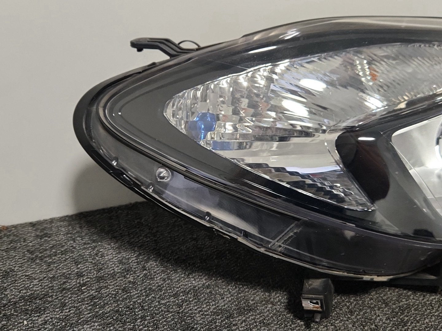 Vauxhall Mokka MK1 (G1U0) SUV Genuine Front Right O/S Driver Headlight 42435928