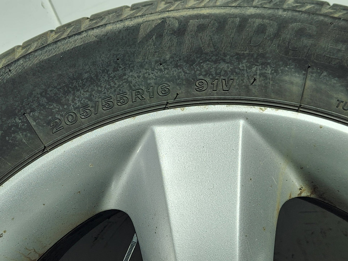 Honda FR-V MK1 (BE57) Genuine 16" Alloy Wheel with Tyre ~3mm 205/55/16