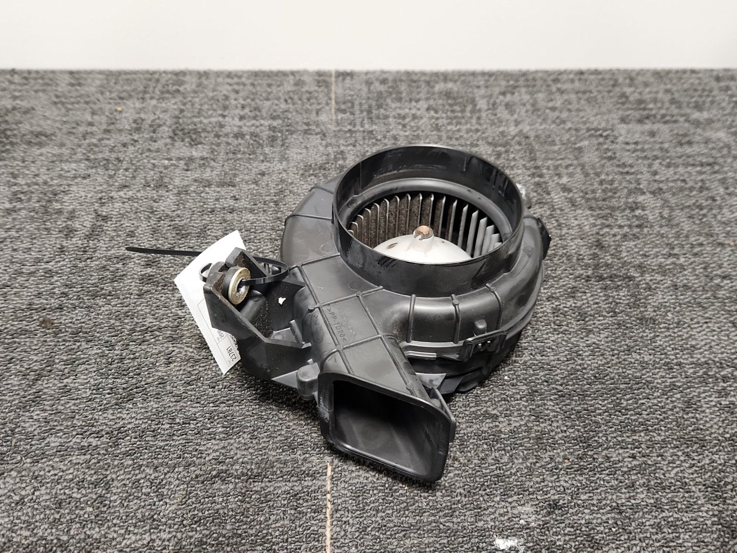 Honda Insight MK2 (ZE2) Hatchback Hybrid Battery Cooling Fan 1J810-RBJ-0031