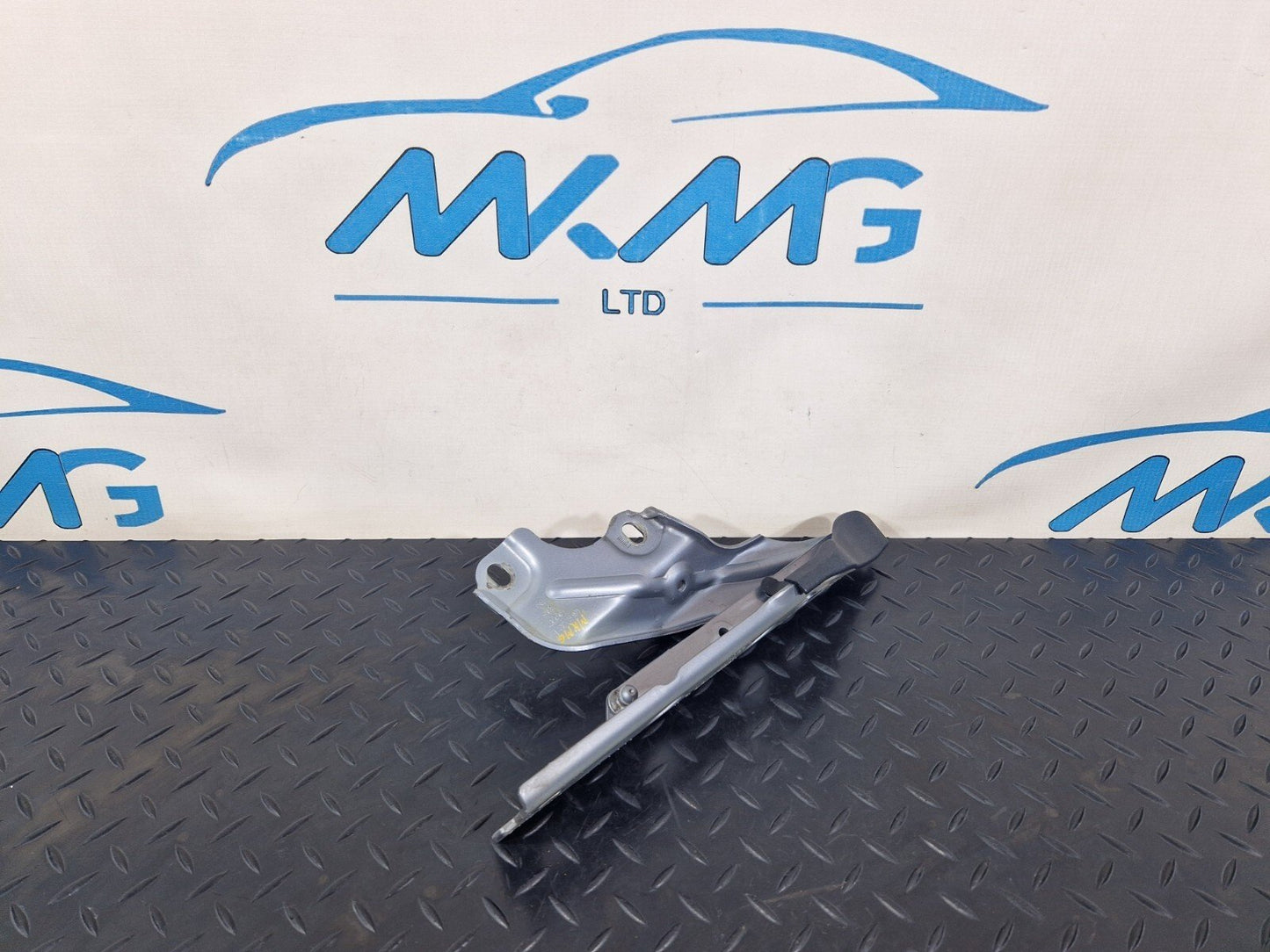 15-18 AUDI A7 4G OEM GENUINE BONNET HINGE LEFT 4G8823301E