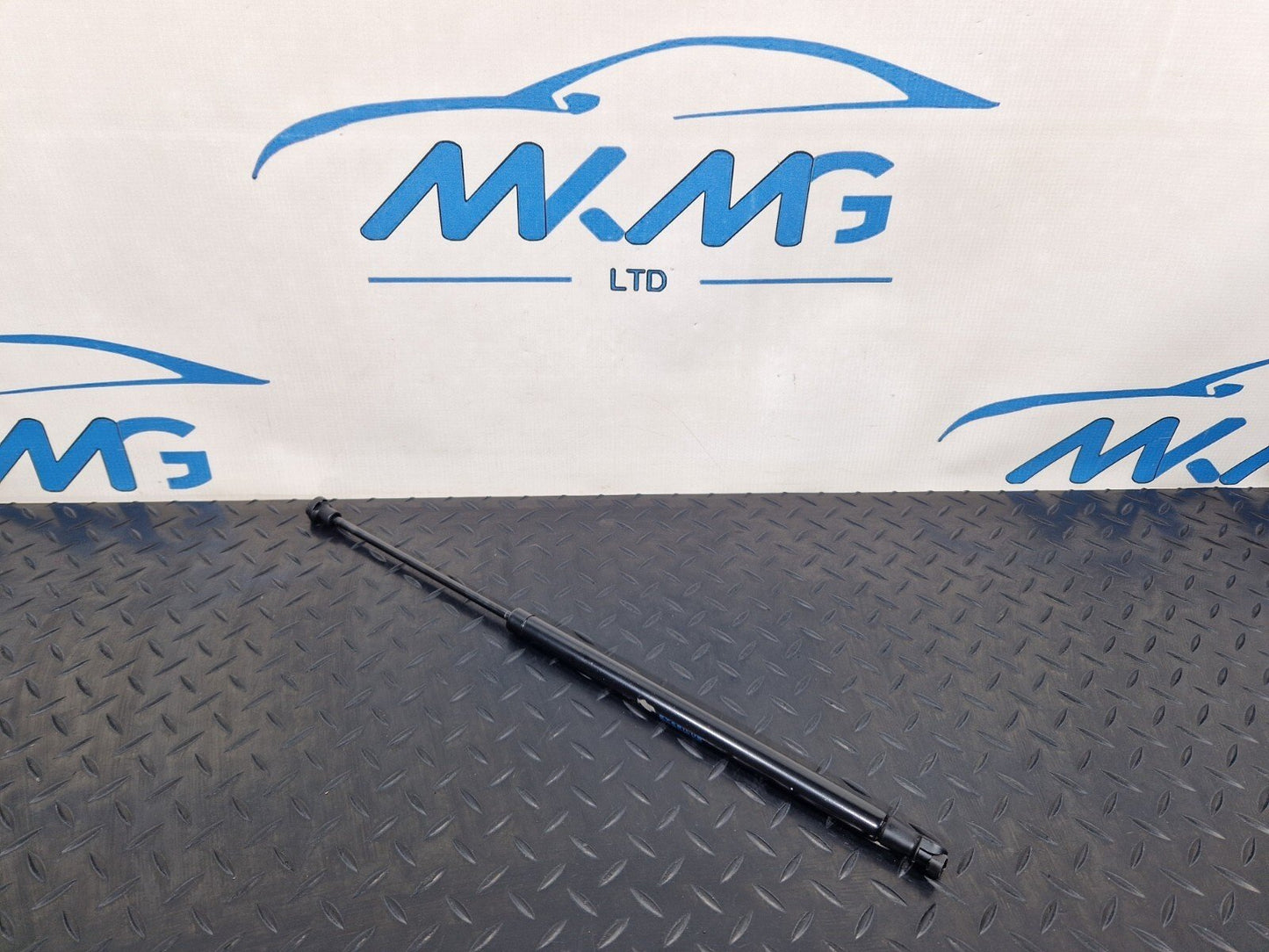 16-19 AUDI A4 B9 REAR BOOT LID STRUT 8W5827919