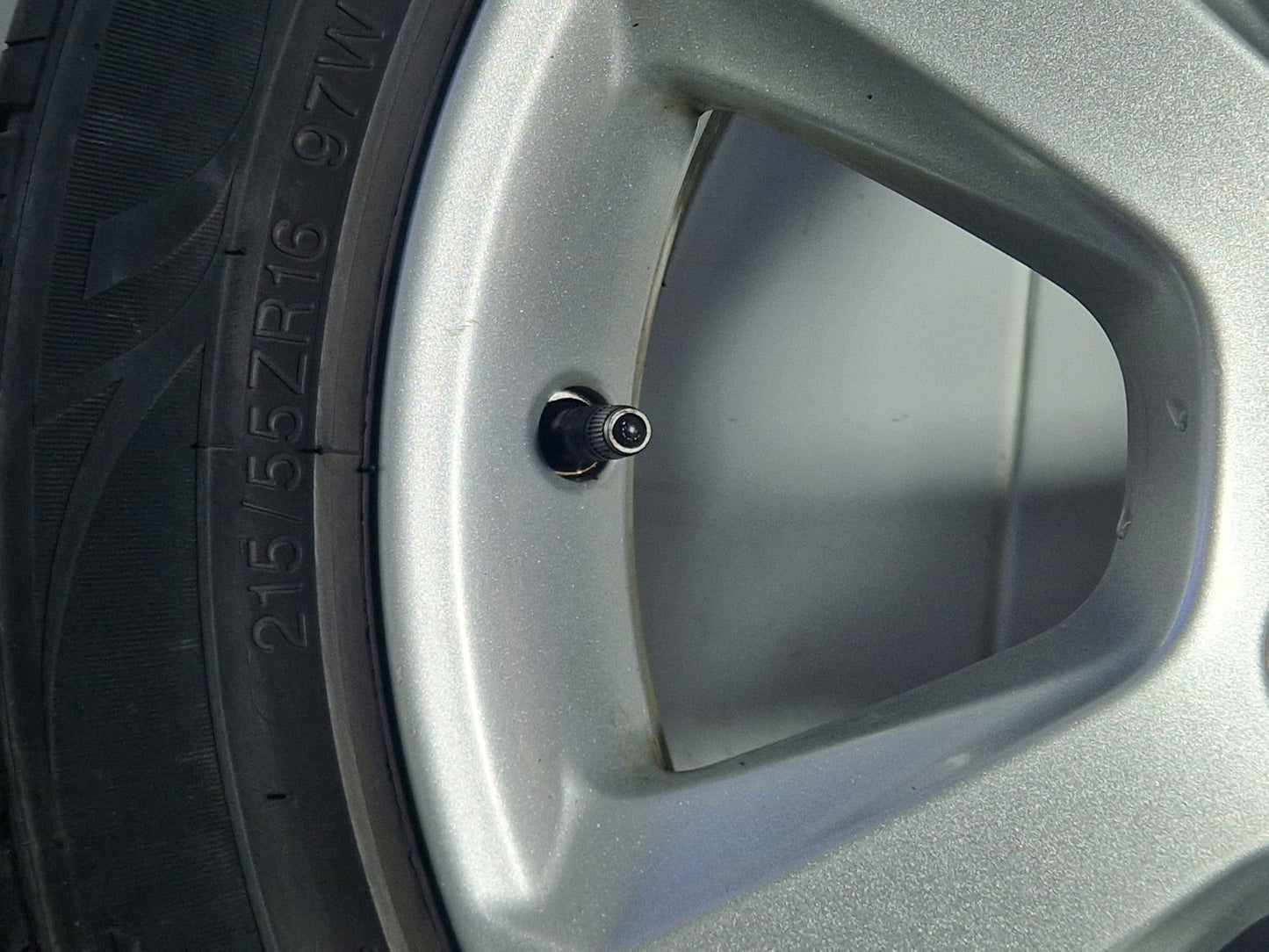 Ford Focus MK3 16" Alloy Wheel with Tyre 215/55/16 ~7mm