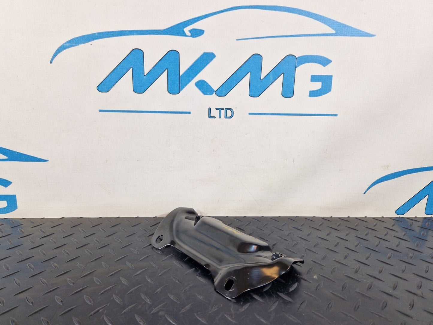 10-15 AUDI Q7 4L LEFT N/S ROOF PANEL CONNECTING PLATE BRACKET MOUNT 4L0810497C