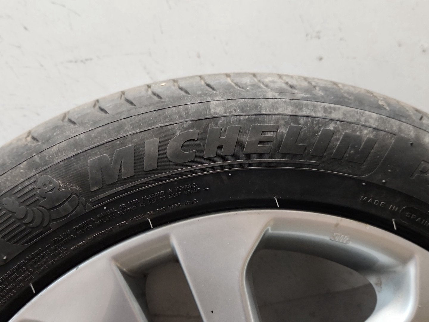 Nissan Juke MK1 (F15) 17" Alloy Wheel with Tyre 215/55/17 ~4mm