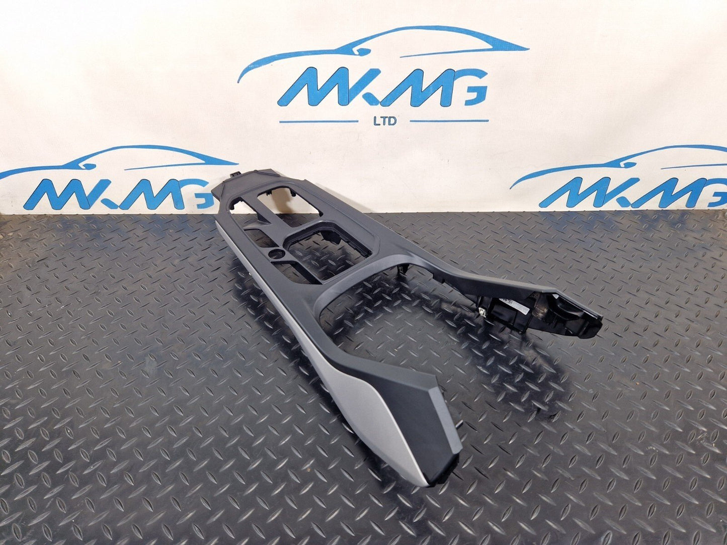 20-24 BMW 1 SERIES F40 F44 GENUINE  CENTER CONSOLE TRIM COVER 6823443