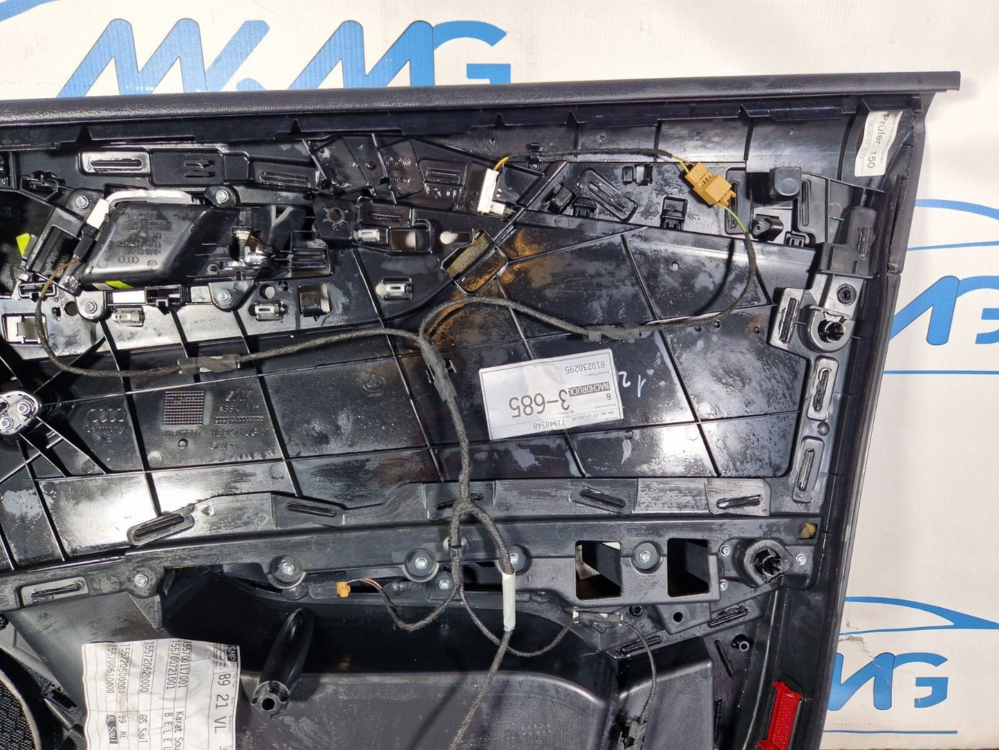 16-19 AUDI A4 B9 GENUINE FRONT PASSENGER SIDE DOOR CARD PANEL 8W0867133