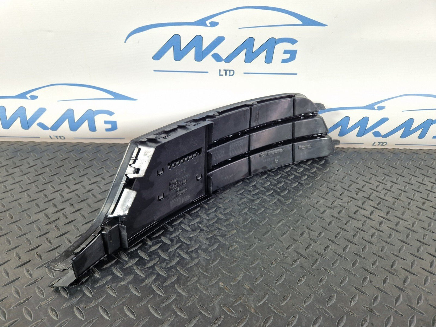 15-18 AUDI A7 4G OEM RIGHT BUMPER GRILLE 4G8807648D 4G8807682H 4G8807152C