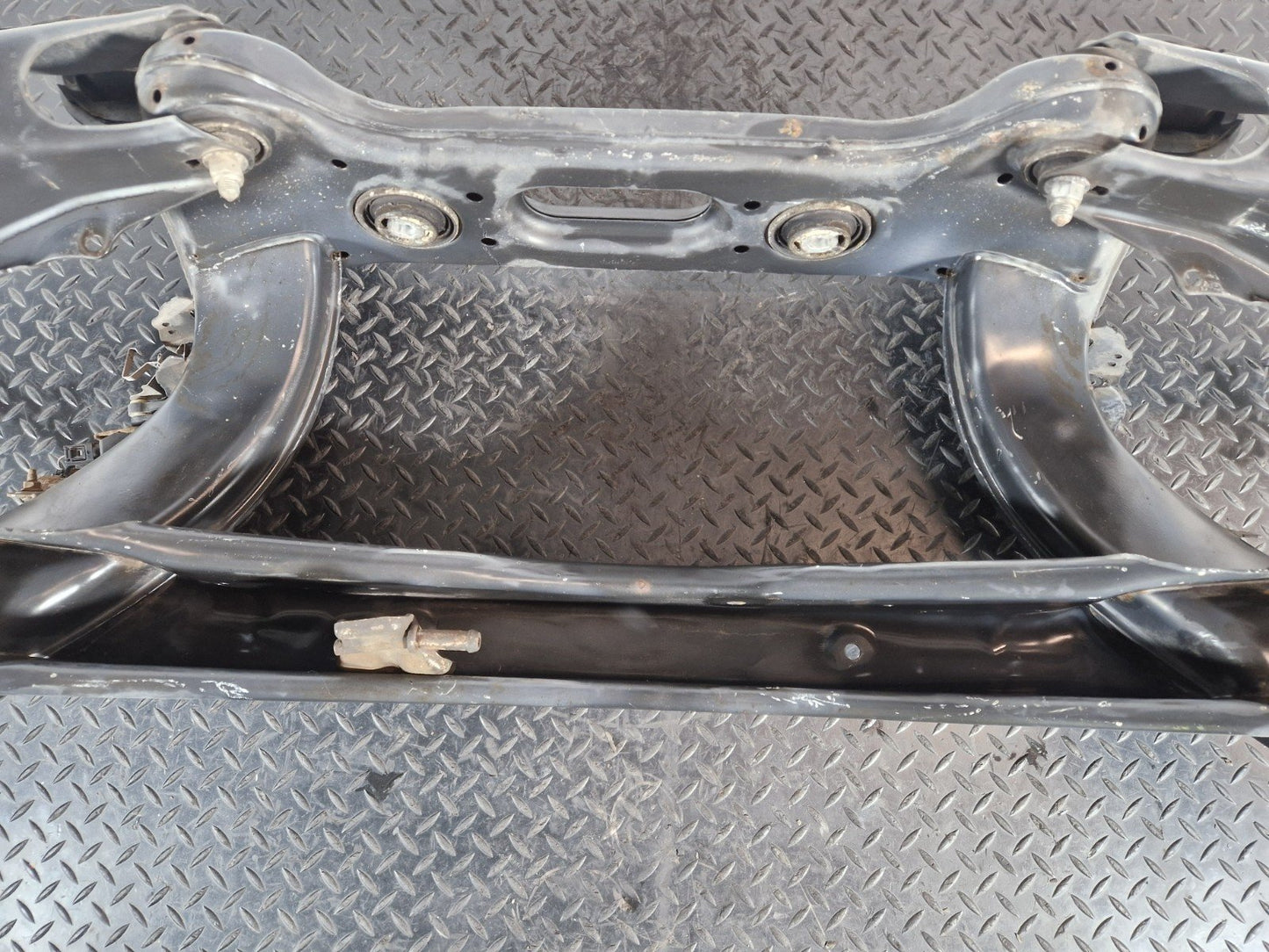 16-22 MERCEDES BENZ X253 GENUINE REAR SUB FRAME A2533507205