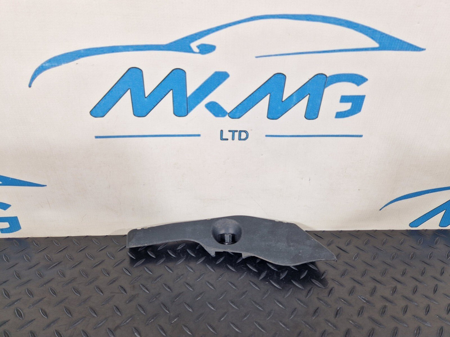 16-19 AUDI A4 B9 REAR RIGHT O/S UNDERBODY SPLASH GUARD SHIELD COVER 8W0825214