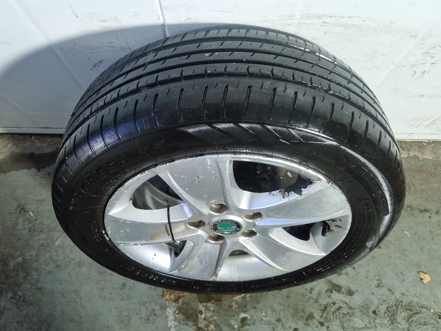 Skoda Octavia MK2 FL - 1Z 16" Alloy Wheel with Tyre ~6mm 205/55/16 1Z0601025T