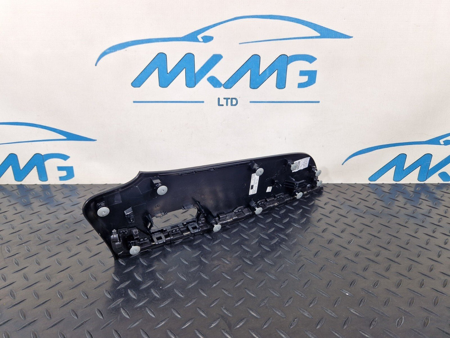 19-ON MERCEDES BENZ A CLASS W177 FRONT RIGHT SIDE DOOR MOULDING TRIM A1777206801