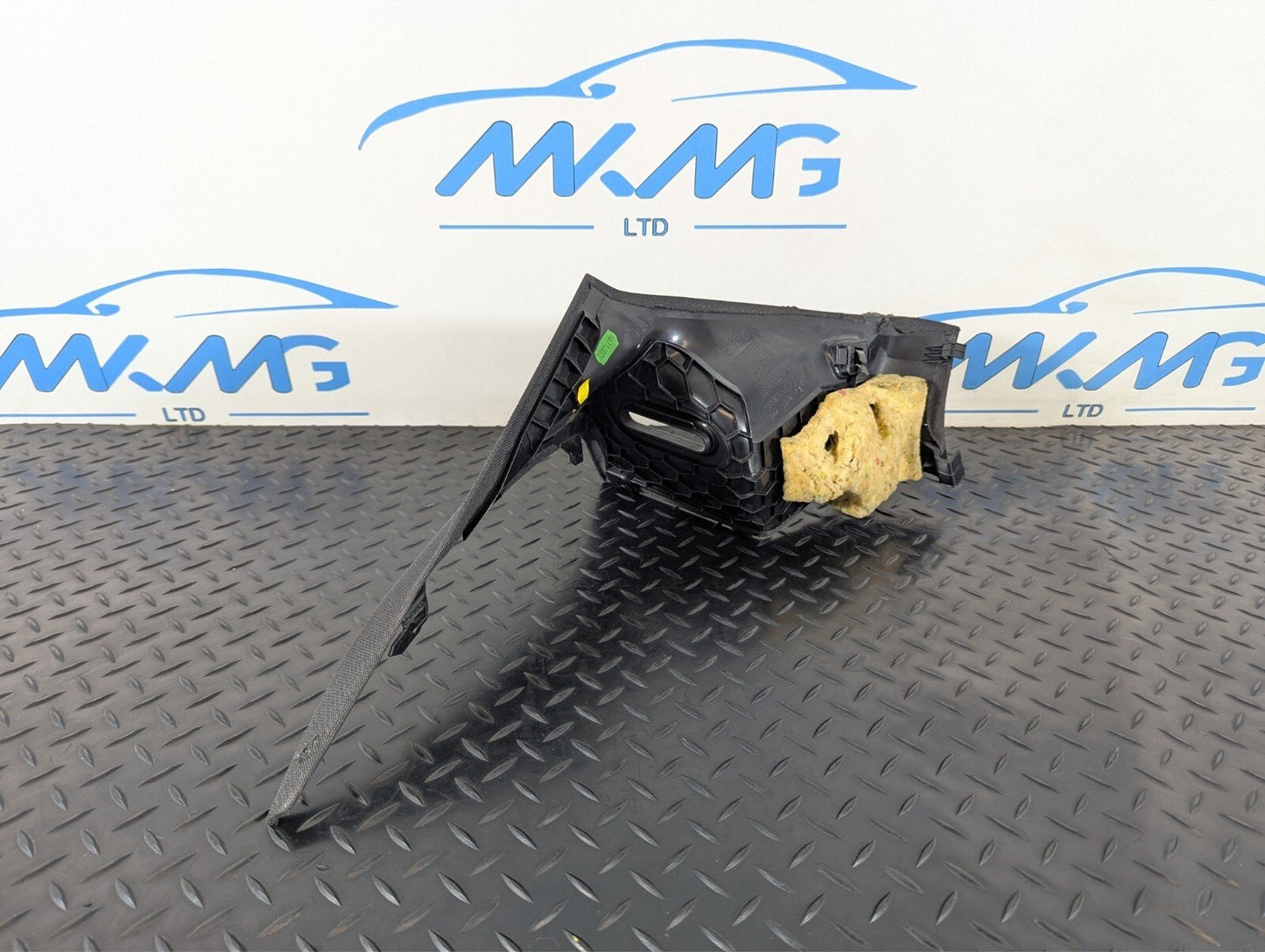 13-19 MERCEDES BENZ CLA C117 RIGHT DRIVER SIDE REAR C PILLAR TRIM A1176902625