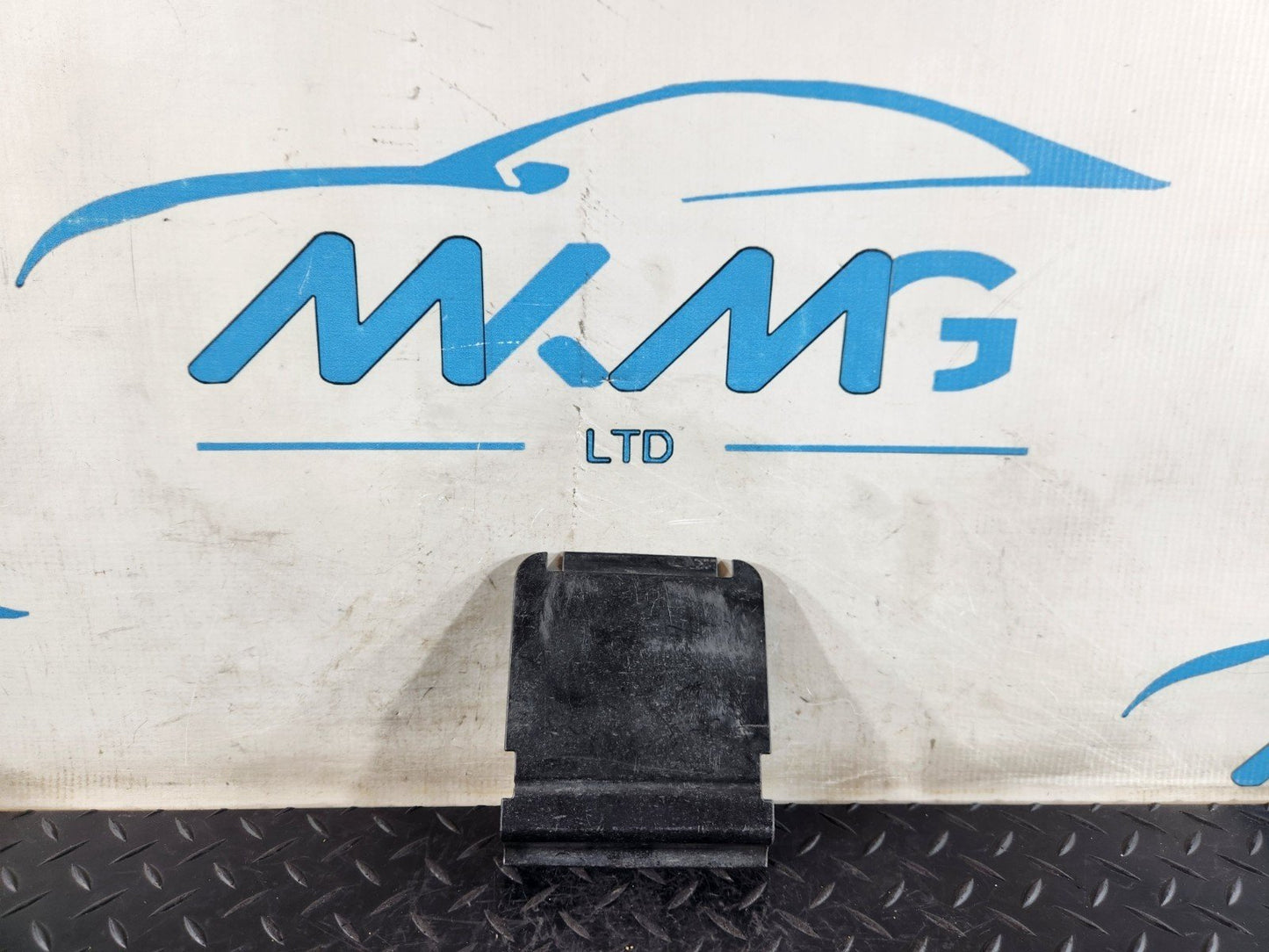 10-15 AUDI Q7 4L GENUINE LEFT UNDERBODY SHIELD COVER 7L8825271