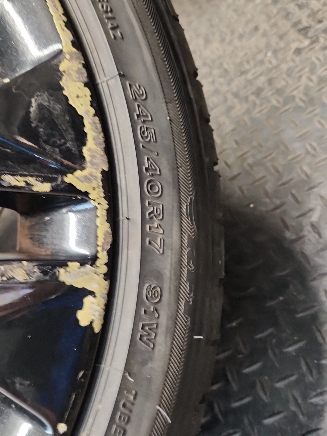 Mercedes CLC-Class W203 17" Alloy Wheel with Tyre 245/40/17 ~7mm A2034015402