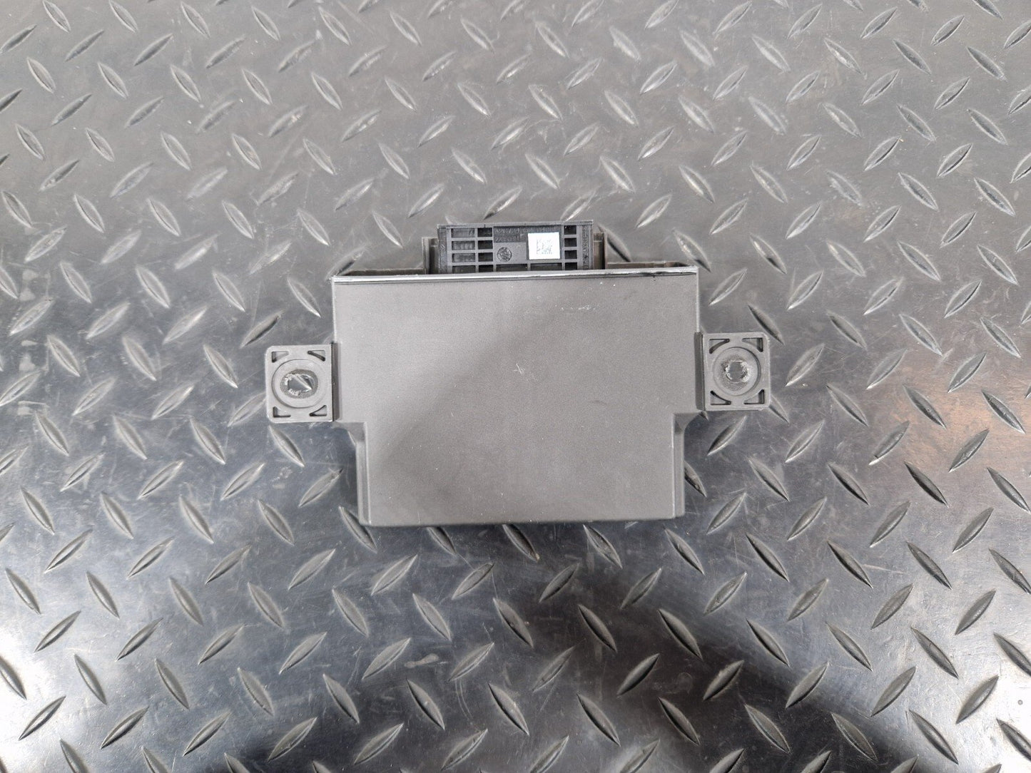 16-19 AUDI A4 AVANT B9 S-LINE GENUINE GATEWAY MODULE 4M1907468C