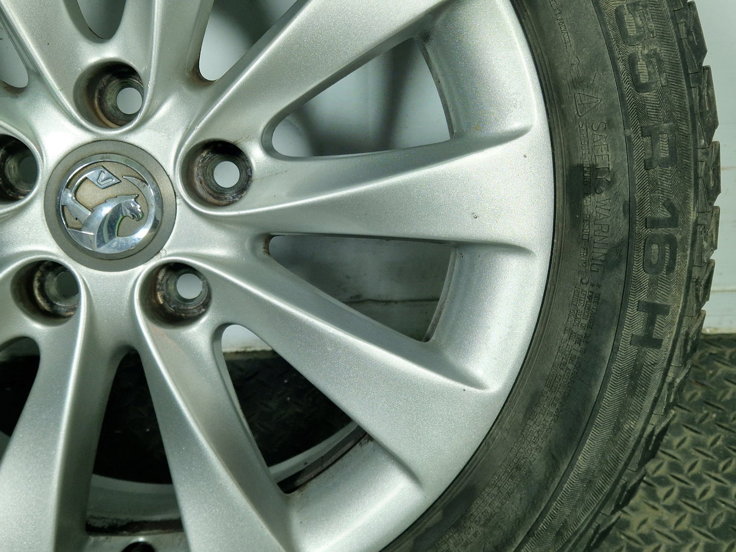 Vauxhall Meriva MK2 16" Alloy Wheel with Tyre 3mm 205/55/16
