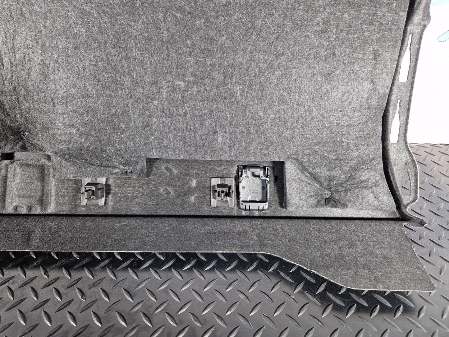 16-19 AUDI A4 B9 GENUINE REAR PARCEL SHELF LOAD COVER 8W5863411