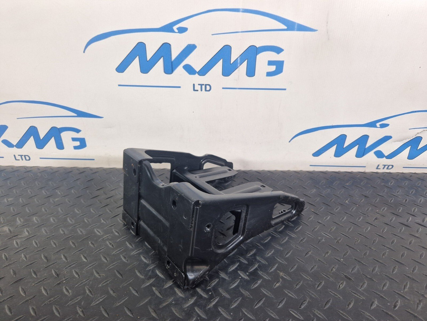 19-ON MERCEDES BENZ A CLA C118 W177 ENGINE BAY SUPPORT BRACKET A2475452601