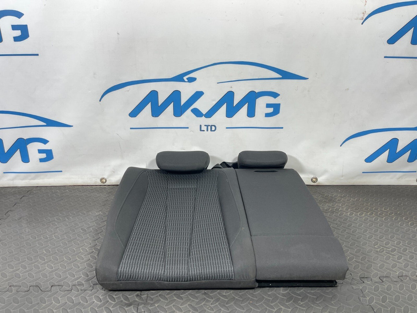 16-19 AUDI A4 B9 GENUINE REAR RIGHT DRIVER SIDE CLOTH SEAT BACKREST & HEADREST