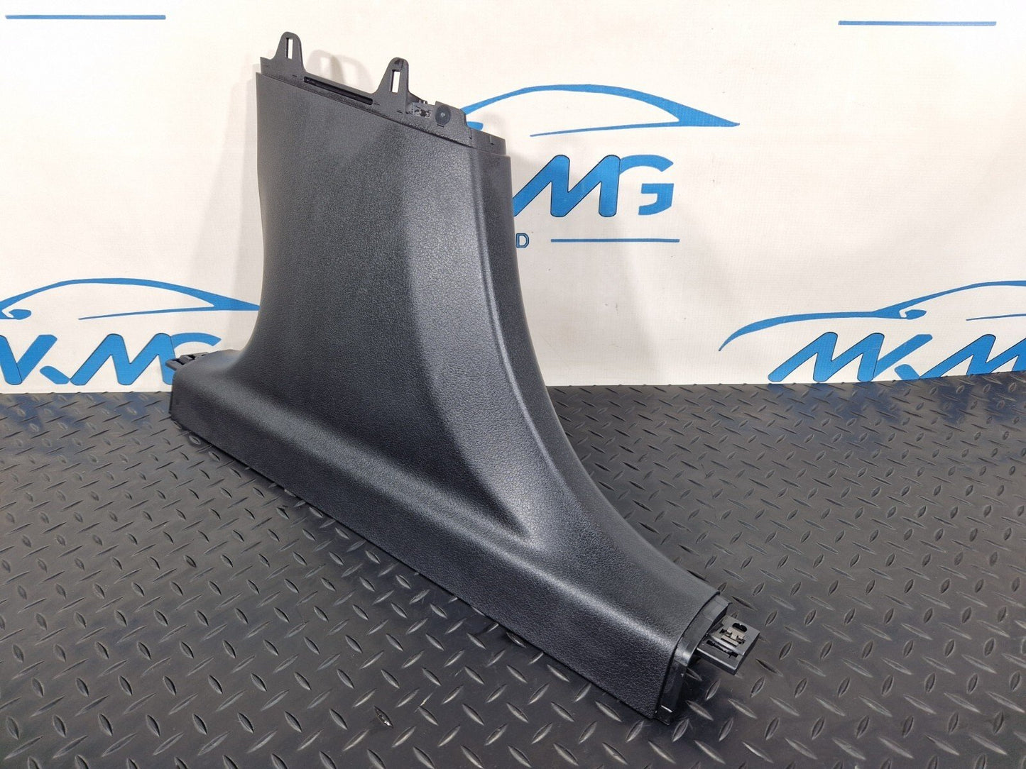 19-ON MERCEDES BENZ CLA C118 GENUINE LEFT SIDE B PILLAR TRIM COVER A1186920300