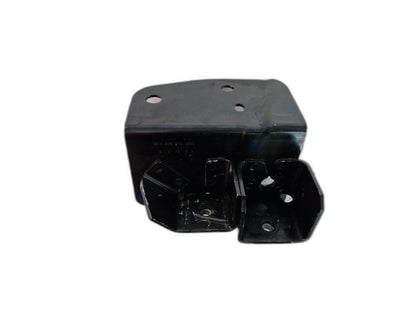 MERCEDES-BENZ C CLASS W205 LEFT MOUNTING BRACKET A2056100330
