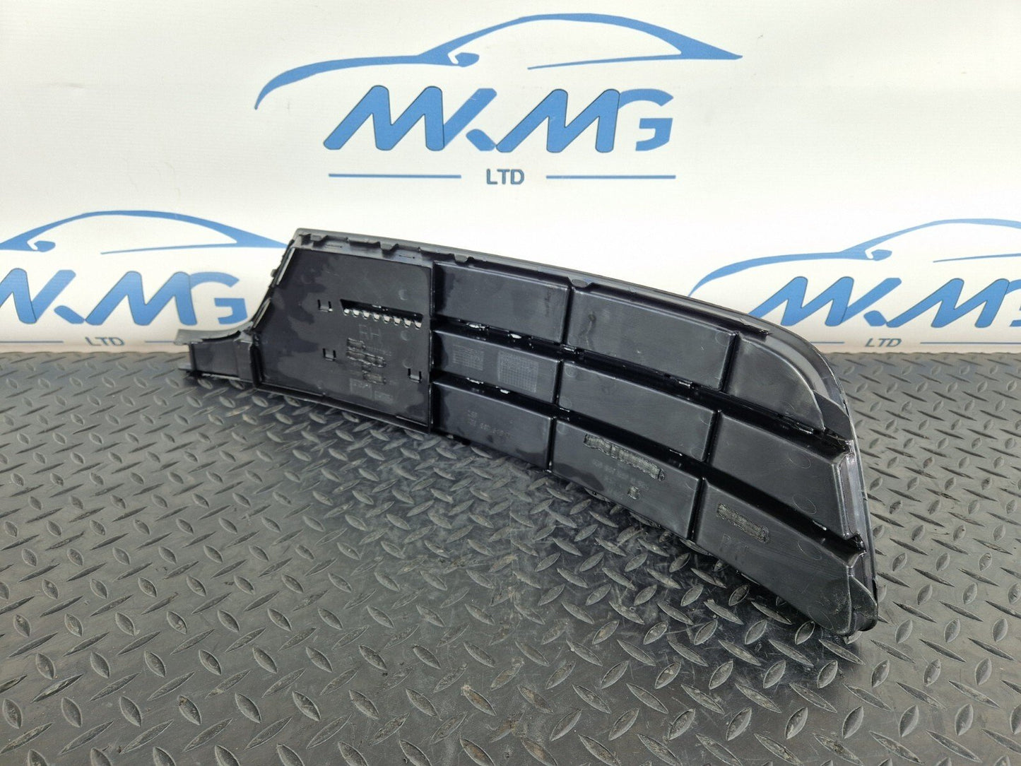 15-18 AUDI A7 4G OEM RIGHT BUMPER GRILLE 4G8807648D 4G8807682H 4G8807152C