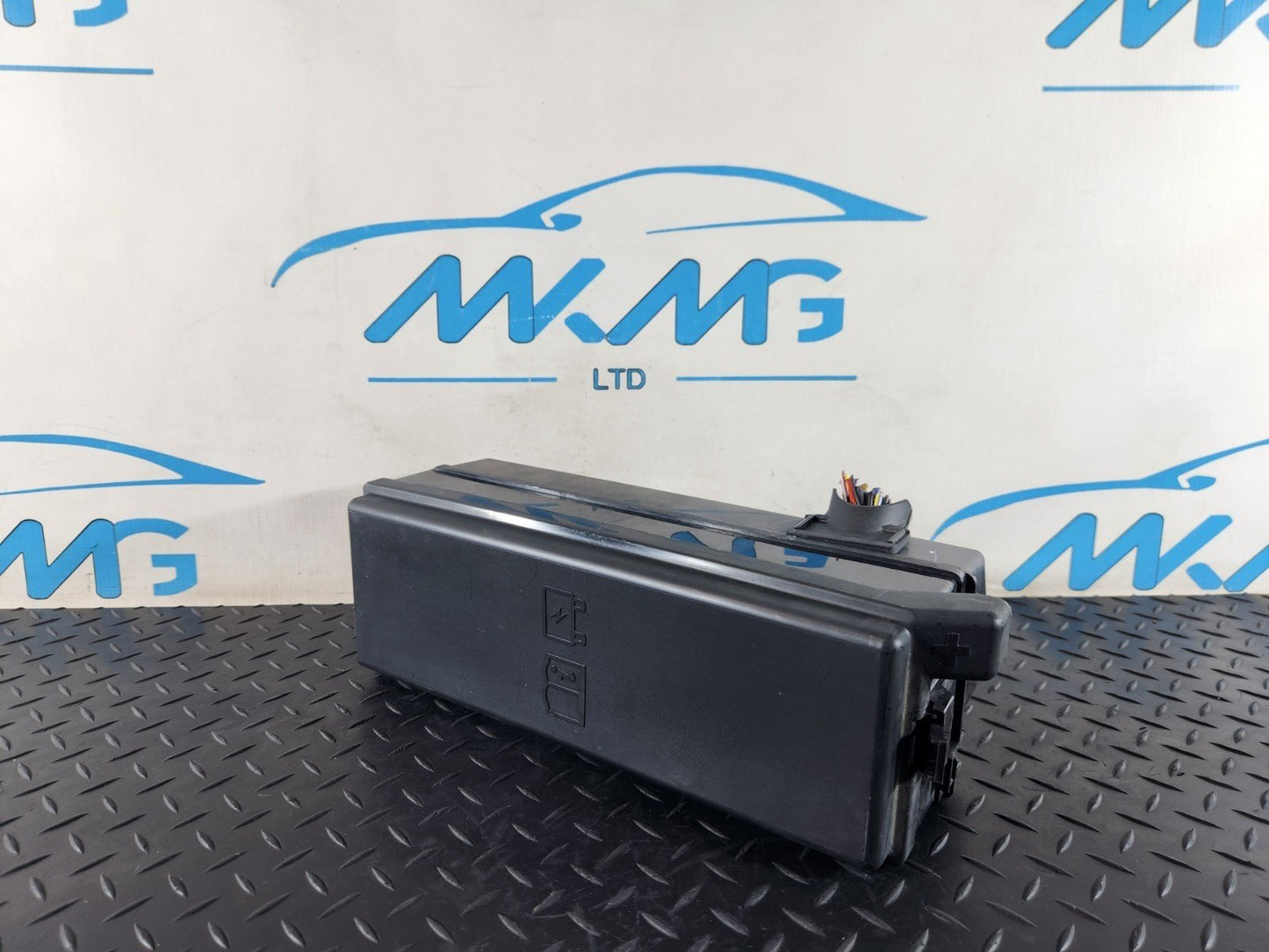 13-23 RANGE ROVER SPORT L494 FUSE RELAY BOX FPLA-14K016-AA